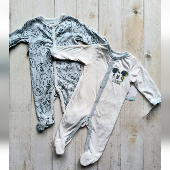 Disney Mickey Mouse Baby Footies - Gray and White New With Tags Size 6 Months - Picture 1 of 6